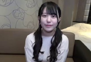 MEGUI露脸车震骚妇，射完不让我拔出还要我继续操她